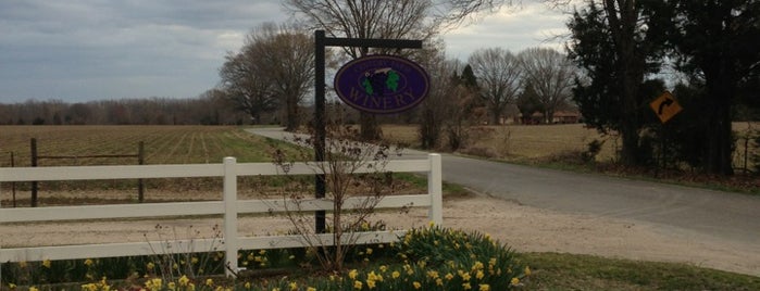 Century Farm Winery is one of Locais curtidos por Matilda.