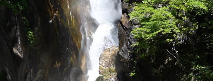 仙娥滝 is one of 自然地形.