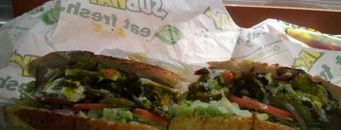 Subway is one of Lunch in the Loop.