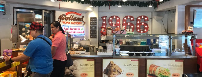 Polland Hopia & Bakery is one of Tempat yang Disukai Shank.