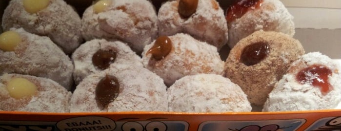Café Donuts is one of Leandro : понравившиеся места.