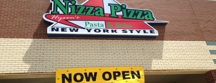 Nizza Pizza is one of Tempat yang Disukai Phillip.