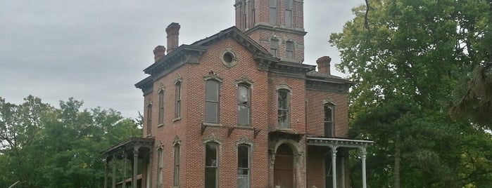 Sauer Castle is one of Kansas City.