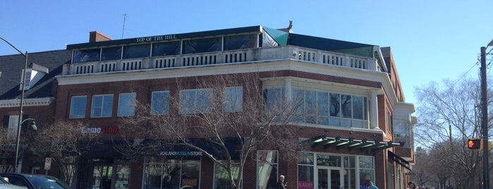 Top of the Hill Restaurant & Brewery is one of Elizabeth’s Liked Places.