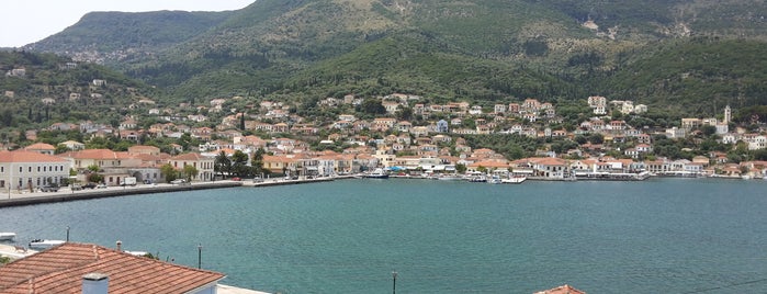 Vathy Harbour is one of Lugares favoritos de Ioannis.