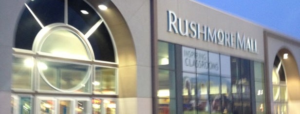 Rushmore Mall is one of Lugares favoritos de Chelsea.