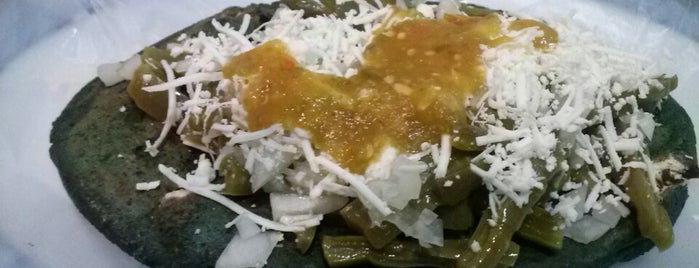 Quesadillas Bolívar is one of Luis's Saved Places.