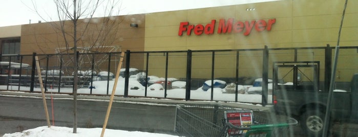 Fred Meyer is one of Yunusさんのお気に入りスポット.