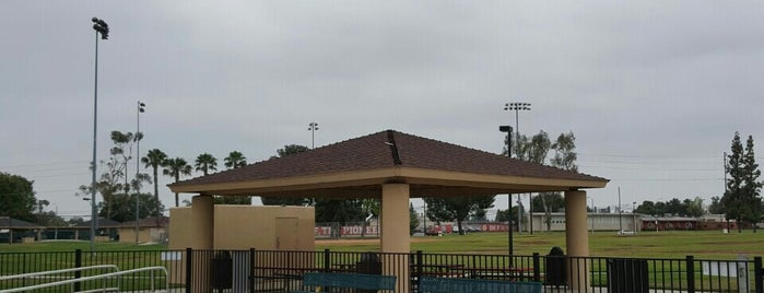 Palms Park Center is one of Lieux qui ont plu à KENDRICK.