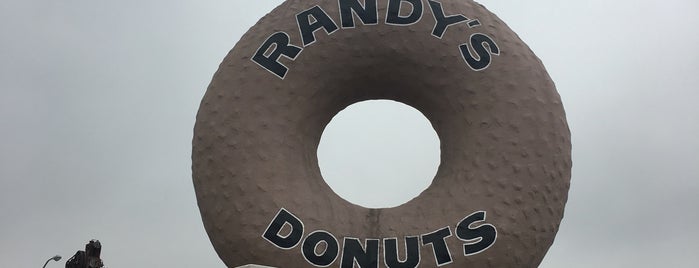 Randy's Donuts is one of Donuts.
