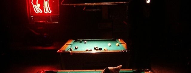 Black Cat Bar is one of สถานที่ที่บันทึกไว้ของ Kristen.