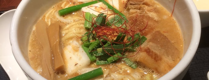 Miso Noodle Spot 角栄 is one of 行きたいラーメン屋.