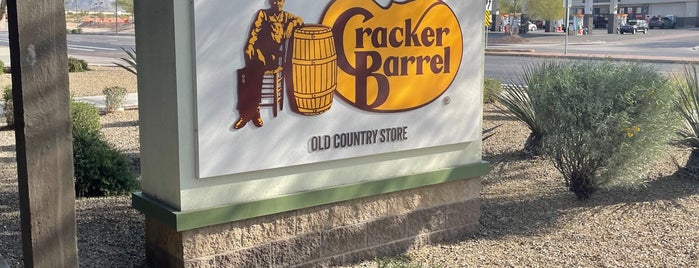 Cracker Barrel Old Country Store is one of The Christian Fambrough Guide To The Good Places.