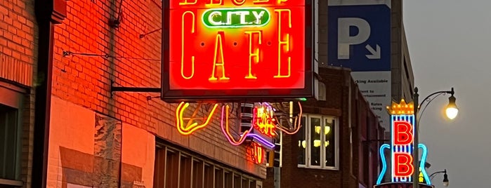 Blues City Cafe is one of Posti che sono piaciuti a Fernando.
