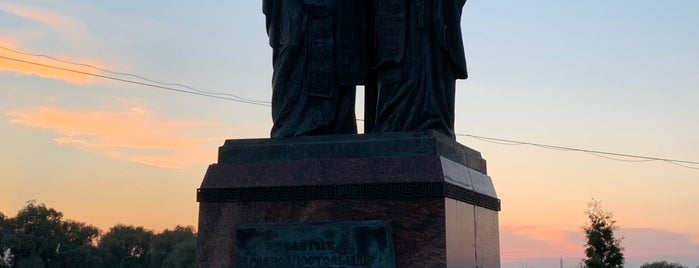 Памятник Кириллу и Мефодию is one of Коломна.