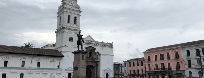 Plaza de Santo Domingo is one of Lugares favoritos de Leela.