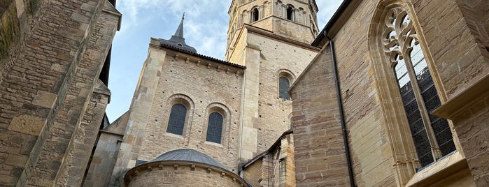 Abbaye de Cluny is one of France.