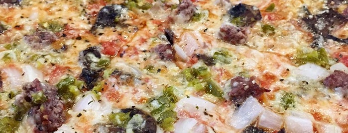 Salvation Pizza is one of Locais curtidos por Sejal.