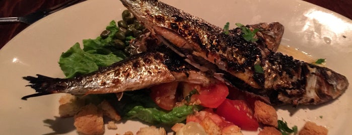 Fish Hopper Seafood & Steaks is one of shinnygogo’in tavsiyeleri.