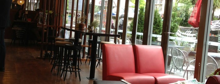 Post Office Cafe is one of สถานที่ที่ Artemy ถูกใจ.