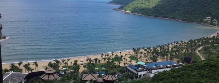 Intercontinental Danang Sun Peninsula Resort is one of Locais curtidos por Maya.