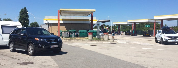 Autogrill is one of A4 fino a Verona.