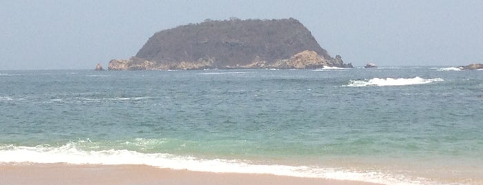 Playa Tangolunda is one of Huatulco.