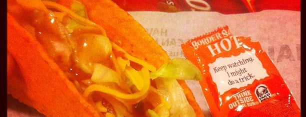 Taco Bell is one of Leeさんのお気に入りスポット.