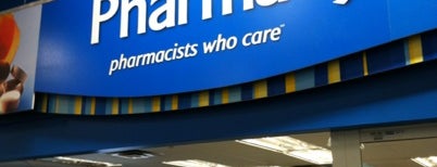 CVS pharmacy is one of สถานที่ที่ Tom ถูกใจ.
