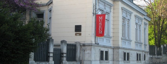 Kъща-музей Захари Стоянов is one of 100 национални туристически обекта.