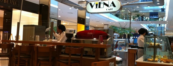 Viena Café is one of Cafeterias.
