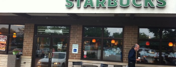 Starbucks is one of Lieux qui ont plu à Larry.