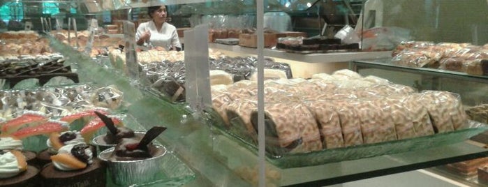 Holland Bakery is one of Pricilla's Zone (⌒.̮⌒).