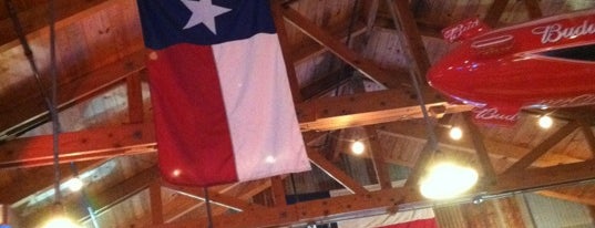 Rudy's Texas Bar-B-Q is one of สถานที่ที่ Maria ถูกใจ.