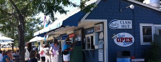 Bob's Clam Hut is one of Larry's Fav Diner's Drive-Ins and Dives.