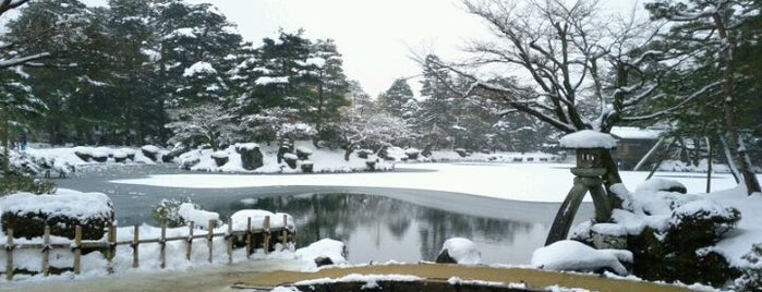 Kenrokuen Garden is one of Japan List.