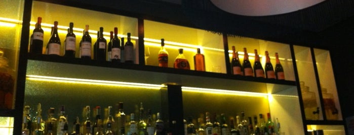 Elixir Lounge is one of สถานที่ที่ Noel ถูกใจ.