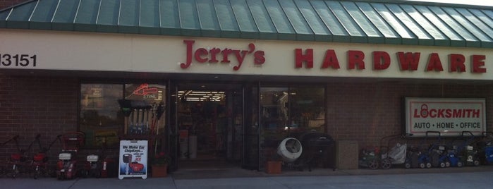 Jerry's Do it Best Hardware & Rental is one of Tempat yang Disukai Rick.