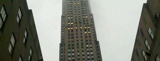 Рокфеллеровский центр is one of New York City.