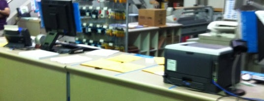 FedEx Office Print & Ship Center is one of สถานที่ที่ Benjamin ถูกใจ.