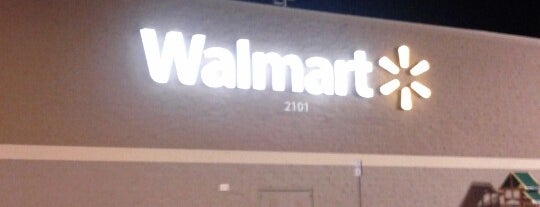 Walmart Supercenter is one of สถานที่ที่ Don ถูกใจ.