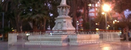 Plaza de Armas is one of สถานที่ที่ Roison ถูกใจ.