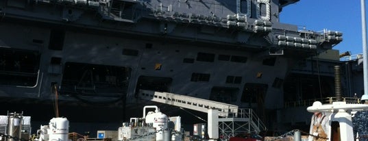 USS Nimitz (CVN-68) is one of RESTAURANTE BOBO, SEVILLA. ALAMEDA DE HÉRCULES..