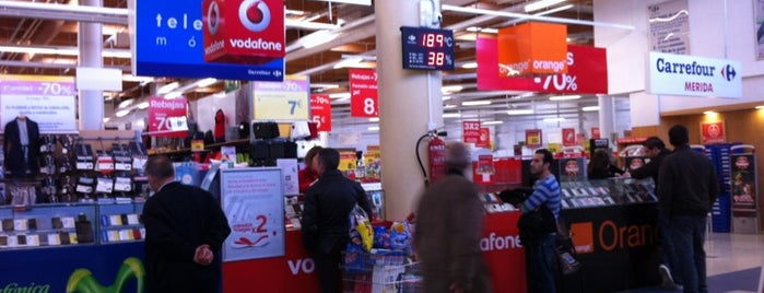 Carrefour is one of Lugares favoritos de Cristina.