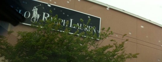 Polo Ralph Lauren Factory Store is one of สถานที่ที่ Rick ถูกใจ.