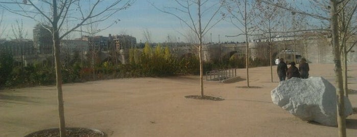 Puente de Toledo is one of Madrid en Parques.