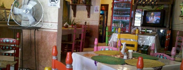 Restaurante Cafe "El Mitote" is one of Tempat yang Disukai Erwin.