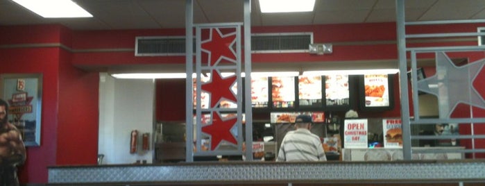 Hardee's / Red Burrito is one of Lugares favoritos de Justin.
