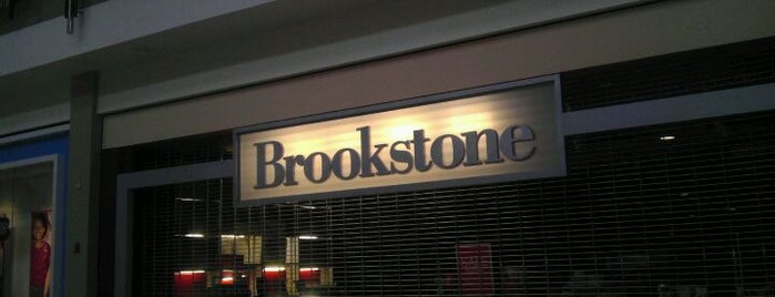 Brookstone is one of Marsha : понравившиеся места.