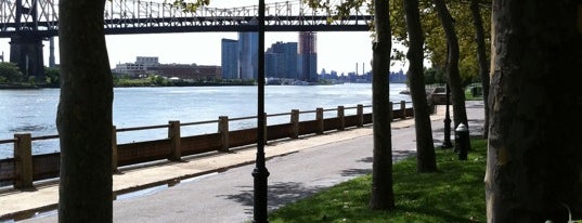 Courtyard At Manhattan Park is one of Gespeicherte Orte von Kimmie.